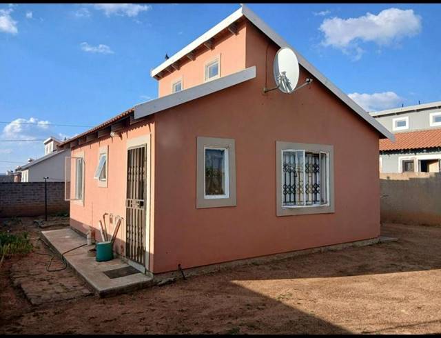 2 BEDROOM HOUSE FOR SALE IN SAVANNA CITY